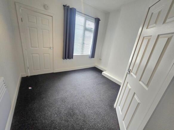 1 bed Flat to rent Image 4