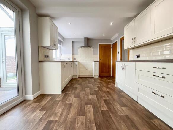 4 bed Link Detached House for sale Image 7