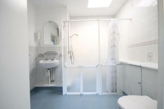 .showerroom1.JPG