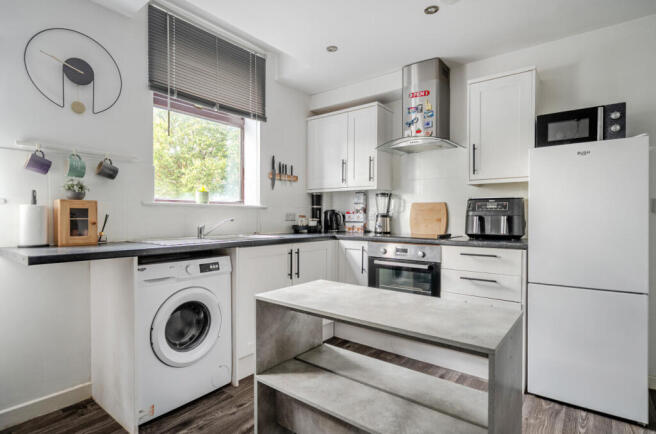 1521674-7-6aa3be8...