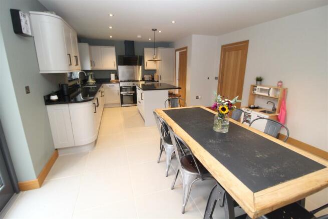 Kitchen/Dining Room