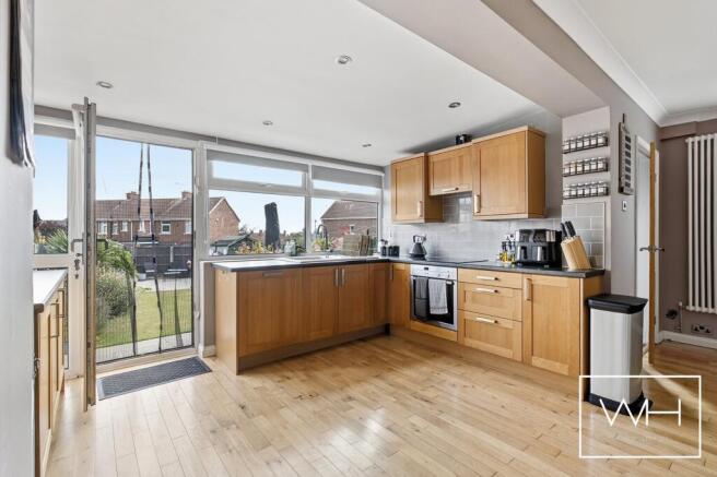 3 bed Semi-Detached for sale Image 12