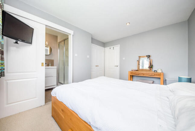 MASETR BEDROOM
