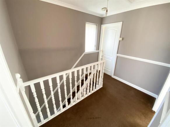 FIRST FLOOR LANDING
