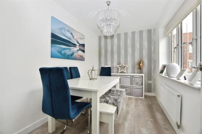 4 bed Detached for sale Image 5