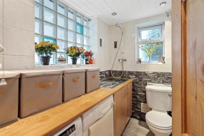 3 bed Semi-Detached for sale Image 12