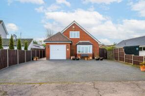 Skylarks, Cess Road, Martham NR29 4RQ
