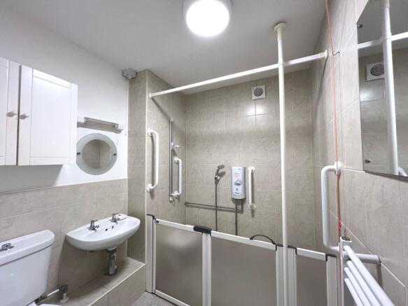 2 bed Apartment for sale Image 12