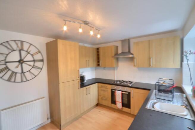 2 bed Semi-Detached for sale Image 4