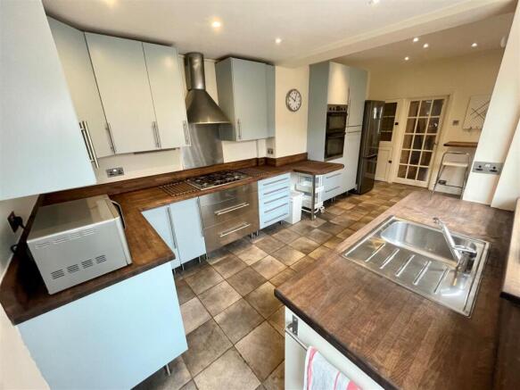 kitchen 3.jpg