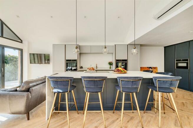 Woodland View, West End, Silverstone
