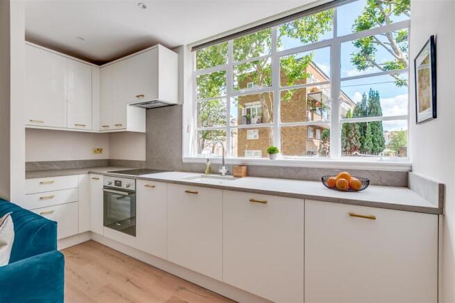 Sloane Avenue Mansions A9-5.jpg