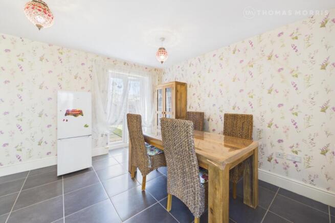 Wood Ridge Crescent, St. Neots, Huntingdonshire, PE19 photo 4