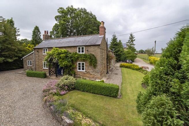5 bed Detached to rent Image 11