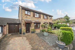 82, Saddleback Road, Ramleaze, Swindon SN5 5YD