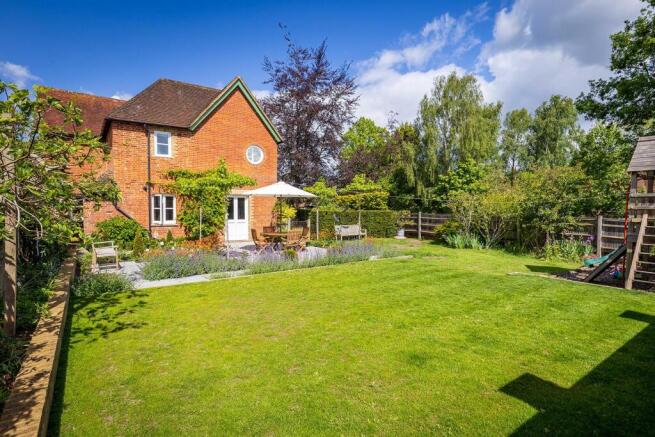 Birtley Road, Bramley, Guildford photo 4