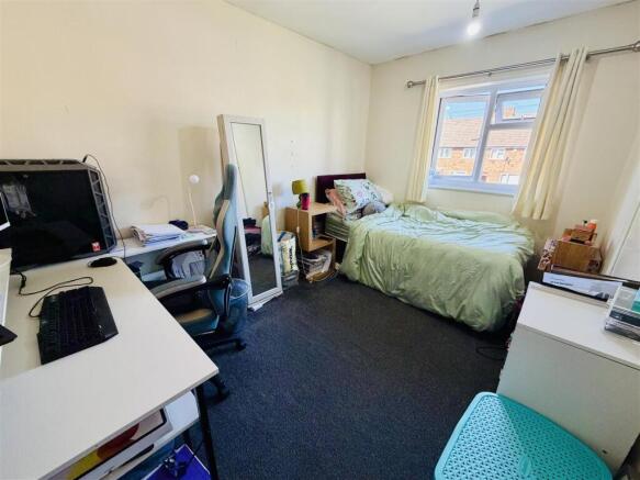 3 bed Terraced for sale Image 8
