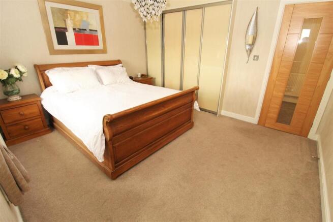 Bed1a.JPG