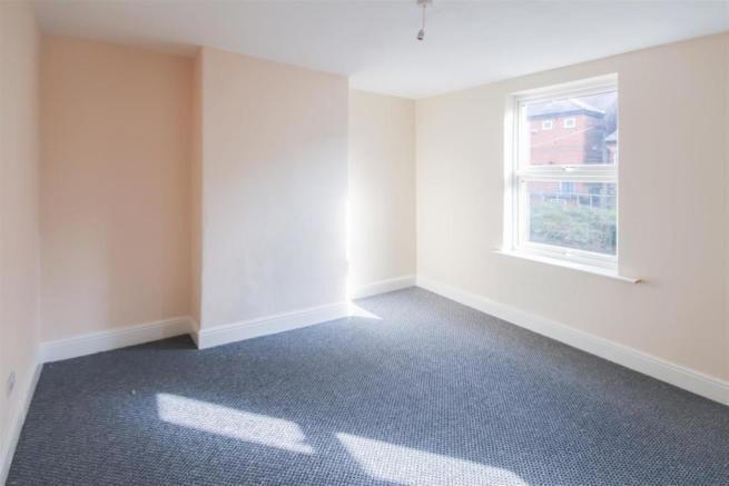 3 bed Terraced to rent Image 5