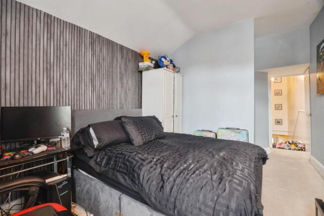 3 bed Terraced for sale Image 10