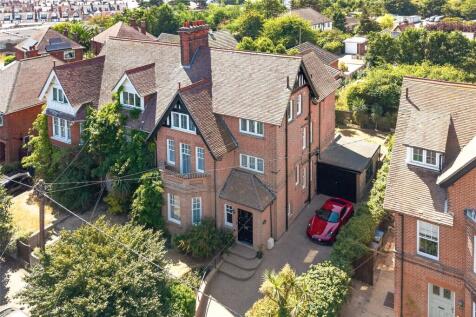 Bacton Road, Felixstowe, Suffolk, IP11