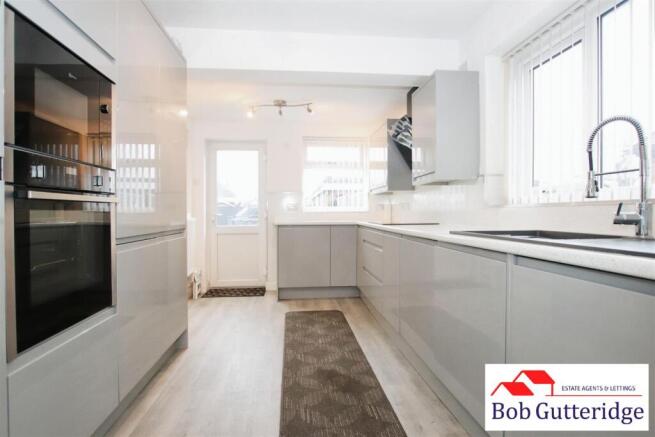 FITTED KITCHEN/BREAKFAST ROOM