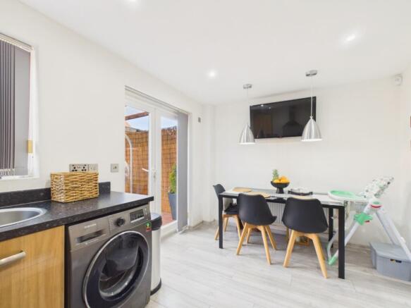 3 bed Terraced for sale Image 4