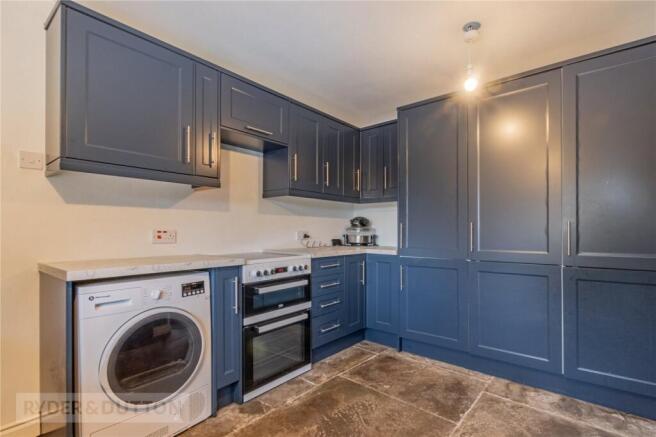 7 bed Detached for sale Image 7