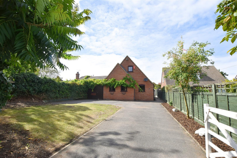 Grove Lane, Waltham, Grimsby