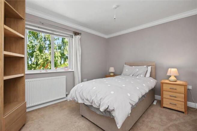 6 bed Detached for sale Image 7