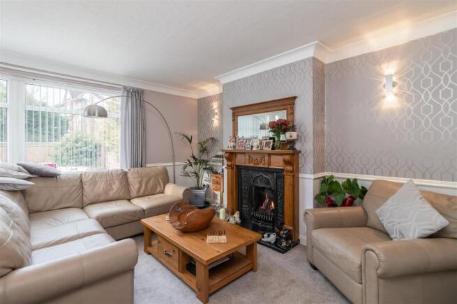 Welham Road 19-Living Room A.jpg