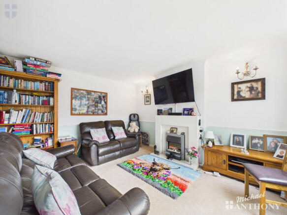 CAM03218G0-PR0985-STILL017