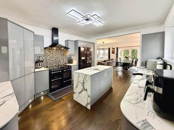 66e36b78-WhatsApp...