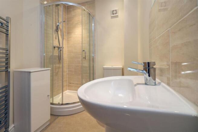 SHOWER ROOM:
