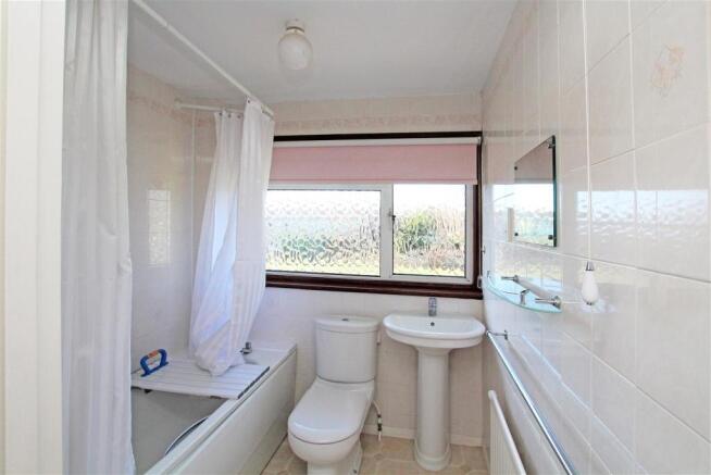 11SGD Bathroom.JPG