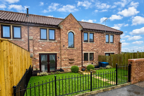 Goldsborough ~ Avenue House Court, Knaresborough, HG5