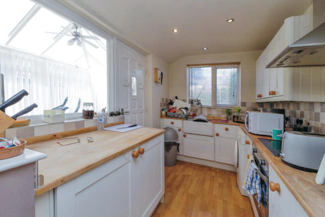 3 bed Semi-Detached for sale Image 12