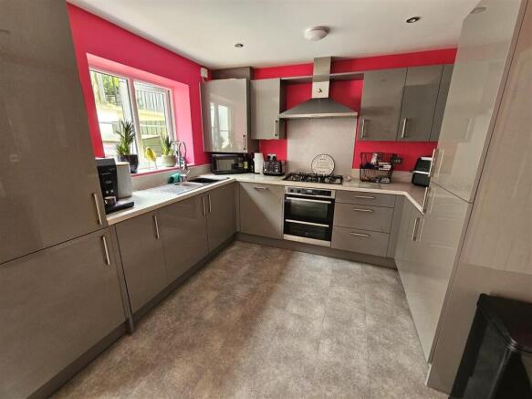 Kitchen Area.jpg