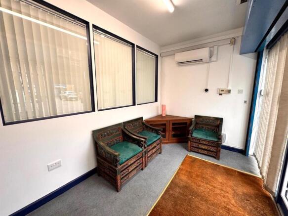 WhatsApp Image 2025-04-14 at 11.33.06_48d37a46.jpg