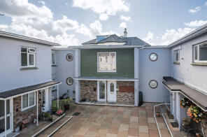 1f, Greystones, Grosvenor Road, Paignton TQ4 5AZ