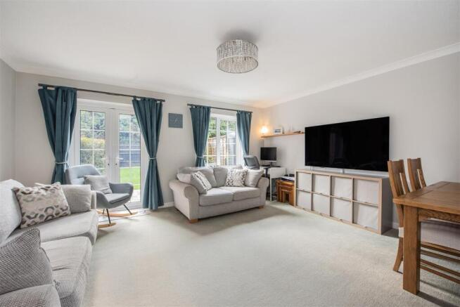 Chalcraft Close, Liphook photo 3