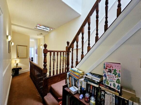 5 bed Terraced for sale Image 12