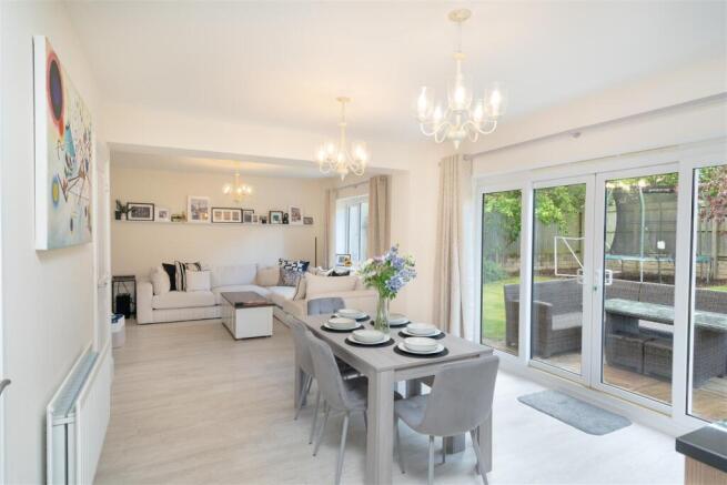 4 bed Detached for sale Image 4