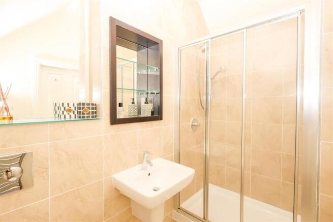 2 bed Apartment for sale Image 12