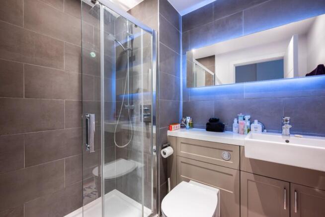 2 bed Flat for sale Image 9