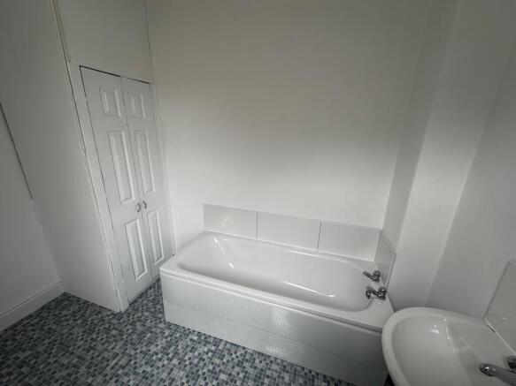 1 bed Apartment to rent Image 5