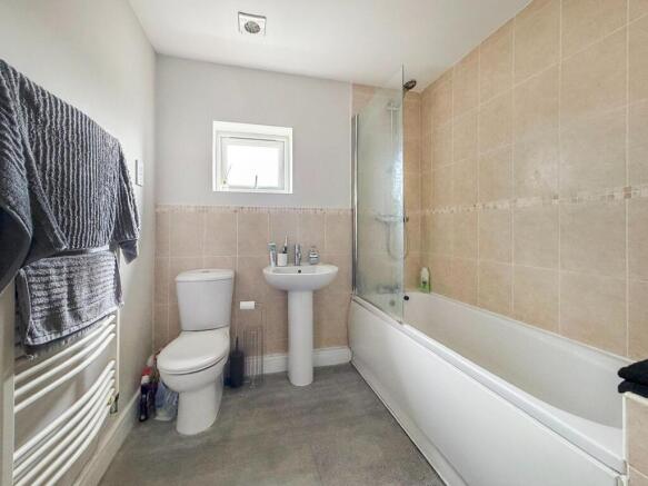 2 bed Apartment for sale Image 6