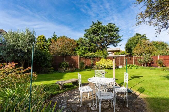 house-sailsbury-avenue-cheam-sutton-106.jpg
