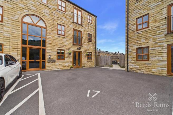 2 bed Apartment for sale Image 9