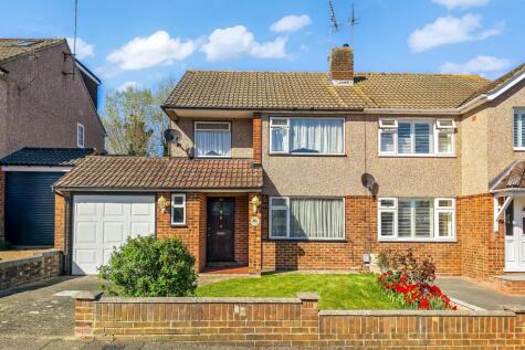 High Wood Road, Hoddesdon, Hertfordshire EN11 9AP